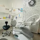 Entreprises 3 image CABINET DENTAIRE ATILA ESMA vervaardiging van medische en tandheelkundige instrumenten en benodigdheden dans Gilly WHT