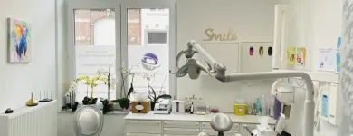 Entreprises 1 image CABINET DENTAIRE ATILA ESMA vervaardiging van medische en tandheelkundige instrumenten en benodigdheden dans Gilly WHT