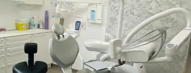Entreprises 3 image CABINET DENTAIRE ATILA ESMA vervaardiging van medische en tandheelkundige instrumenten en benodigdheden dans Gilly WHT