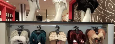 Entreprises 2 image HUNKEMÖLLER MEIR ANTWERPEN vervaardiging van vloerkleden en tapijt dans Antwerp VAN